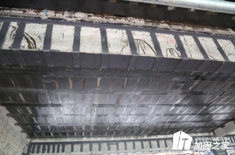 国嘉建设取得悬挑梁附加弯筋结构专利显著增强了悬挑梁的抗弯能力和抗震性能